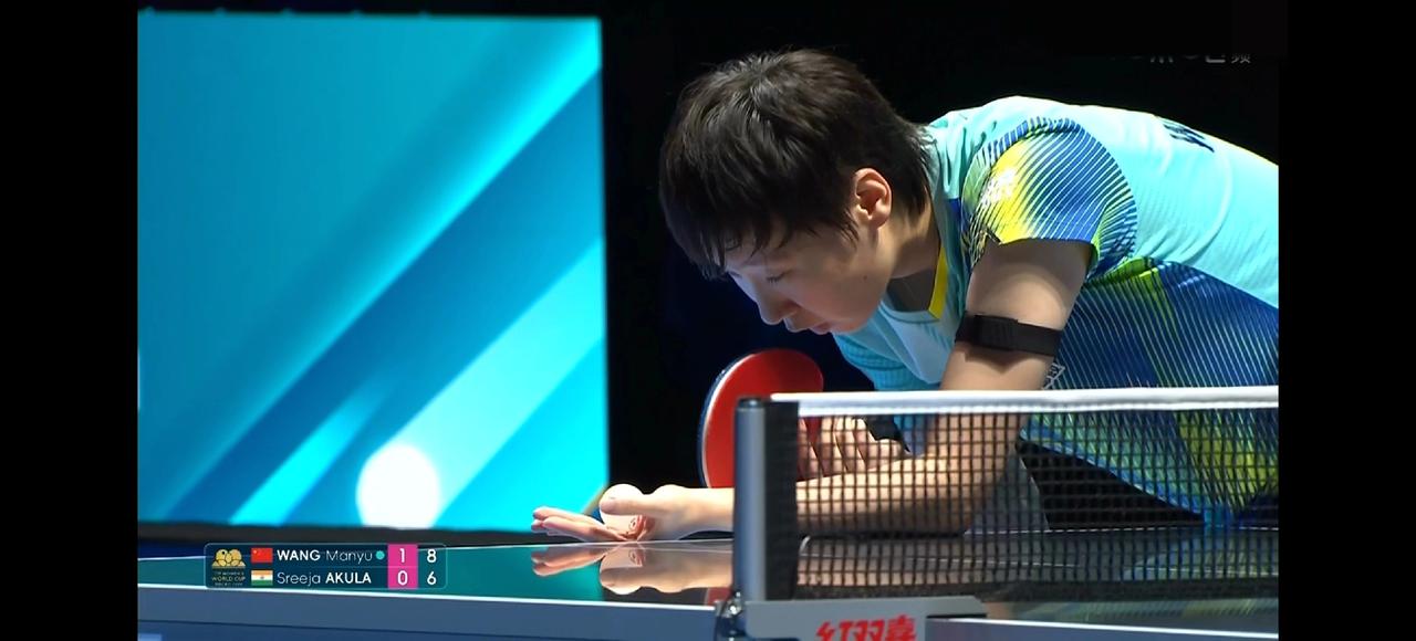 刚刚结束了一场国际乒联澳门单打世界杯女单小组赛第三轮，世界排名第2的国乒选手王曼