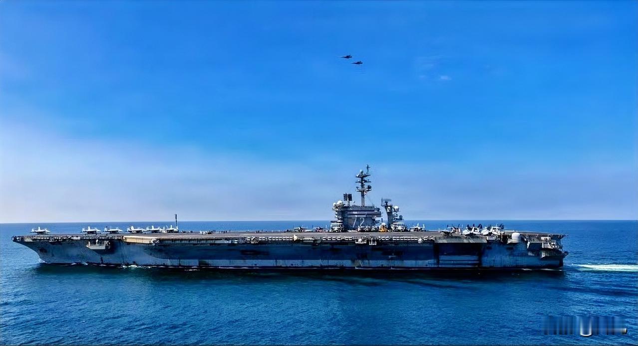 突发！美国航母发生火灾、两名士兵受伤！刚刚，美国多家媒体发布快讯称，位于中东海域