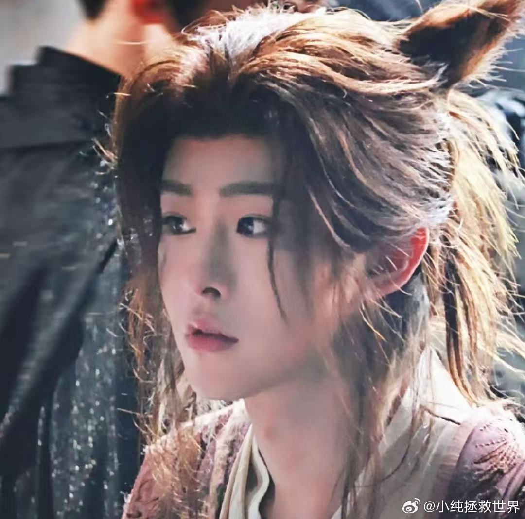 田嘉瑞出场三秒我就妈了田嘉瑞月鳞绮纪反差人设 外形软萌到人心化，人设却充满反转，