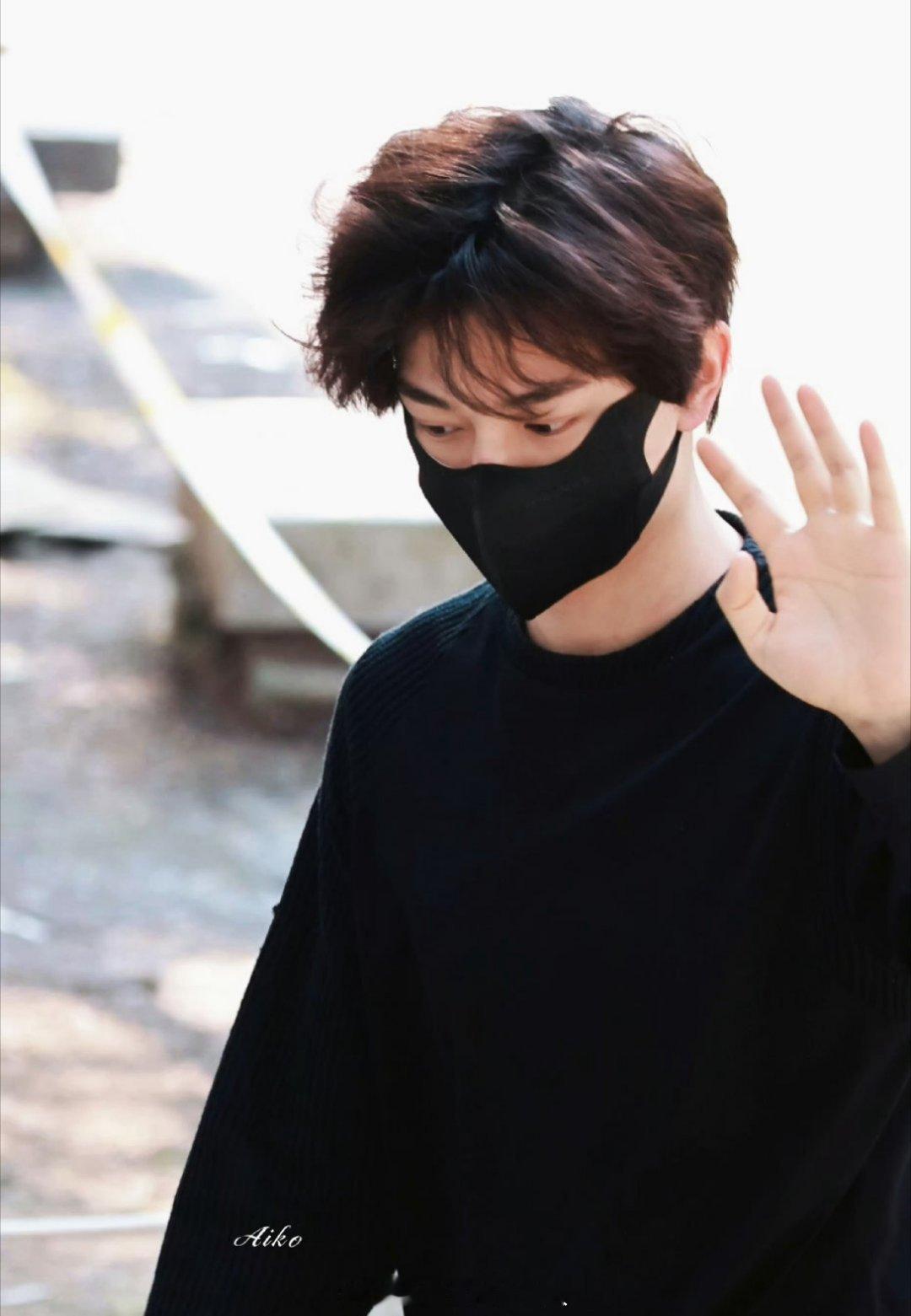 丁禹兮司宫令今日上班路透，帅哥帅哥分我点头发吧