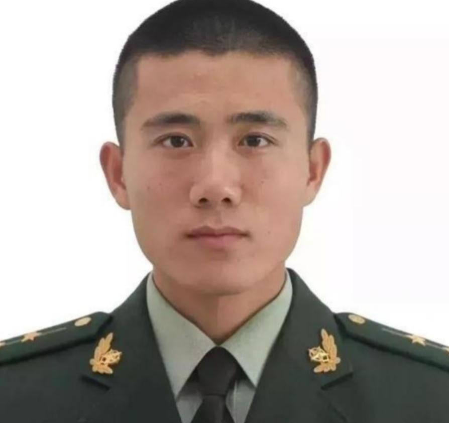 “国家白白培养了他5年。”2018年，武警济南支队入职了一个月的大学生，还立下了