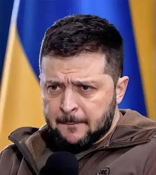 签，是卖国，乌克兰饶不了他。
不签，是抗命，美国饶不了他。
泽连斯基的路，可能真