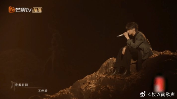 披哥把生态系统搬上了舞台 披哥舞台直接搬森林蝴蝶飞也太会整了吧，移不开视线在看的