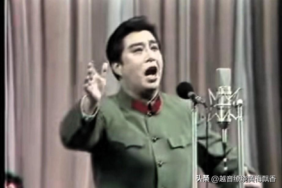 刚才看了一个李双江老师演唱的歌曲《战士的第二故乡》，他的表情运用得当，带有那个时