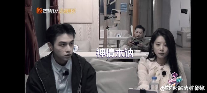 被碎片化信息抢占的生活  刷社交媒体净是碎片化信息，看得多了，脑子都变得 “碎片