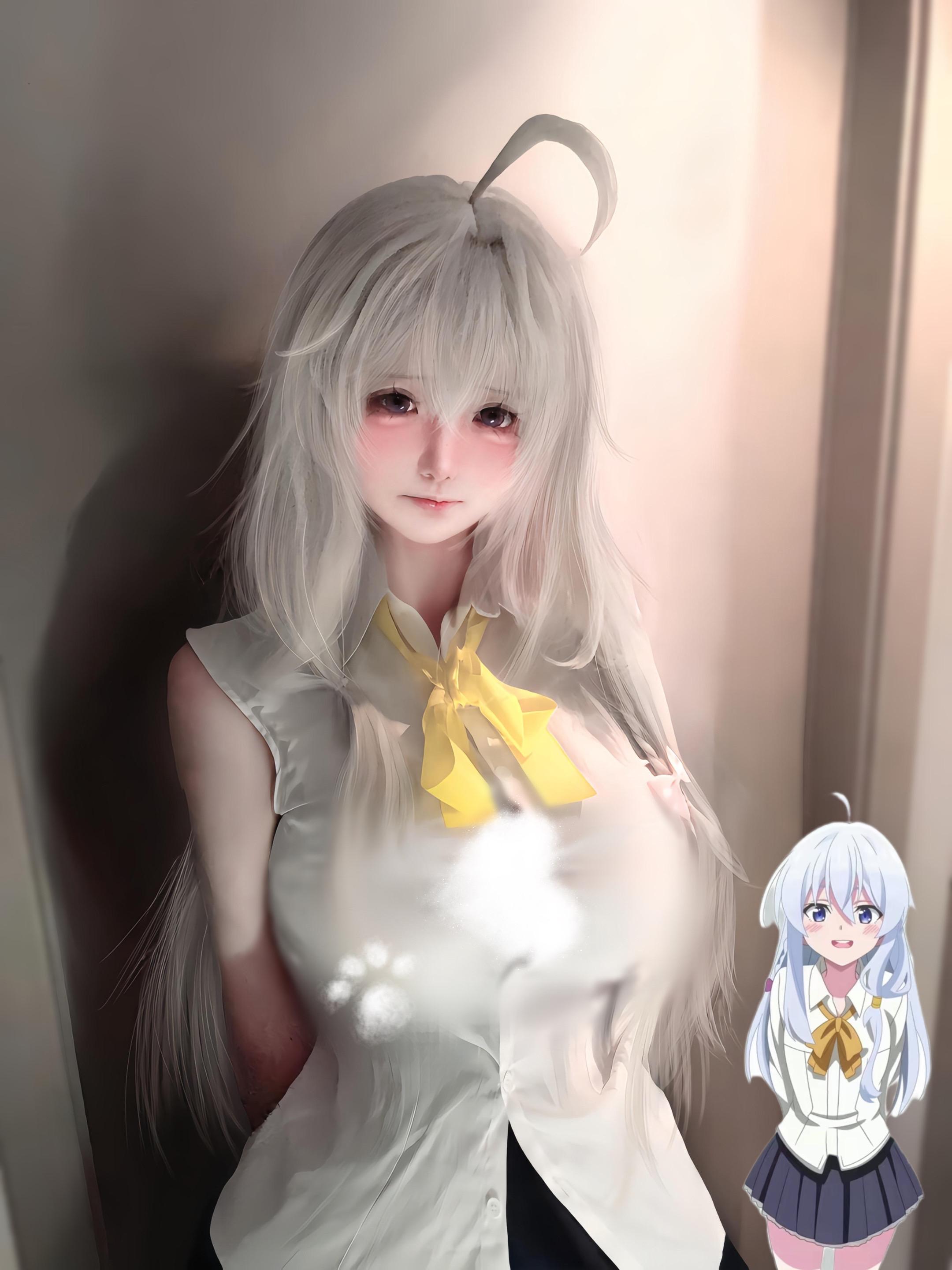 灰发魔女。