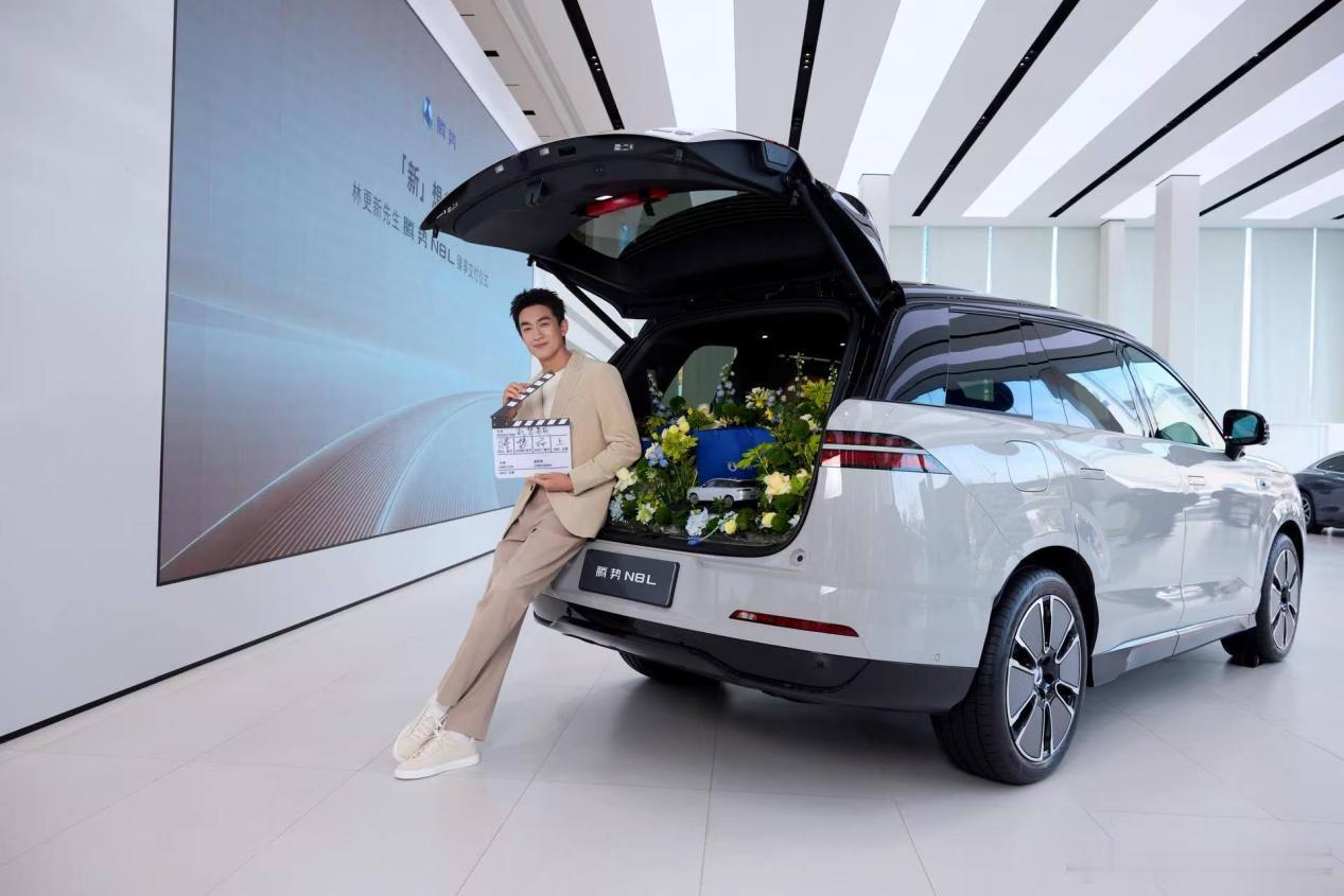 选择林更新作为品牌大使，腾势N8L这眼光如何呢？近日，实力派演员林更新正式出任腾