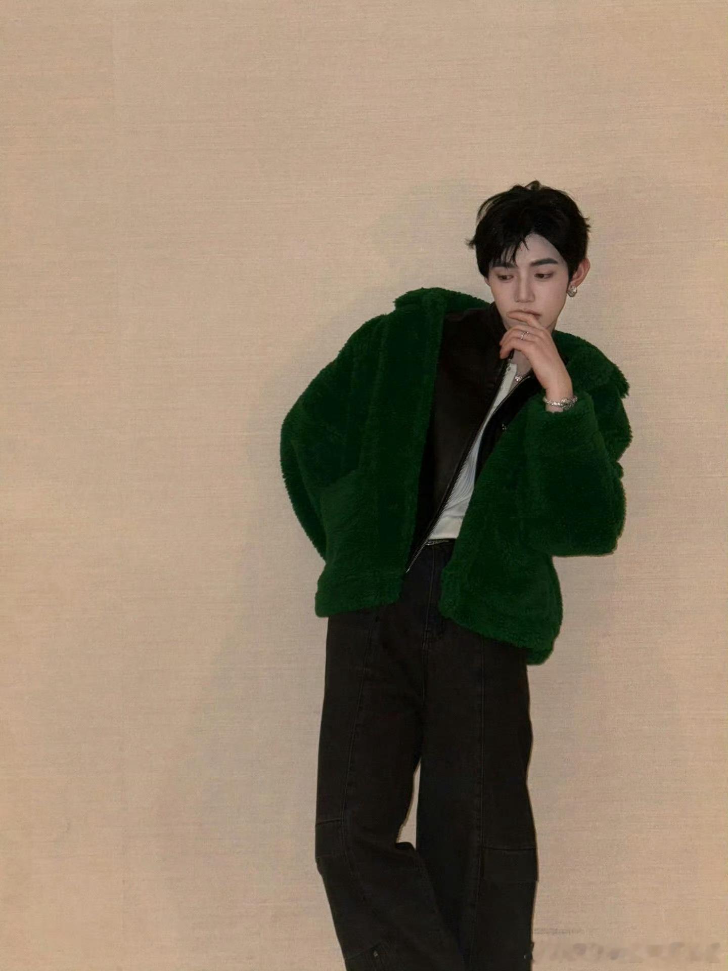 章昊ins营业 全套的宝格丽珠宝 