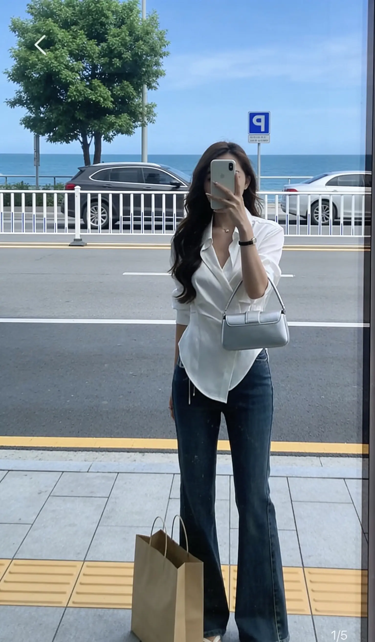 心里有你的人，谁都没你重要          心里没你的人，谁都比你重要…”