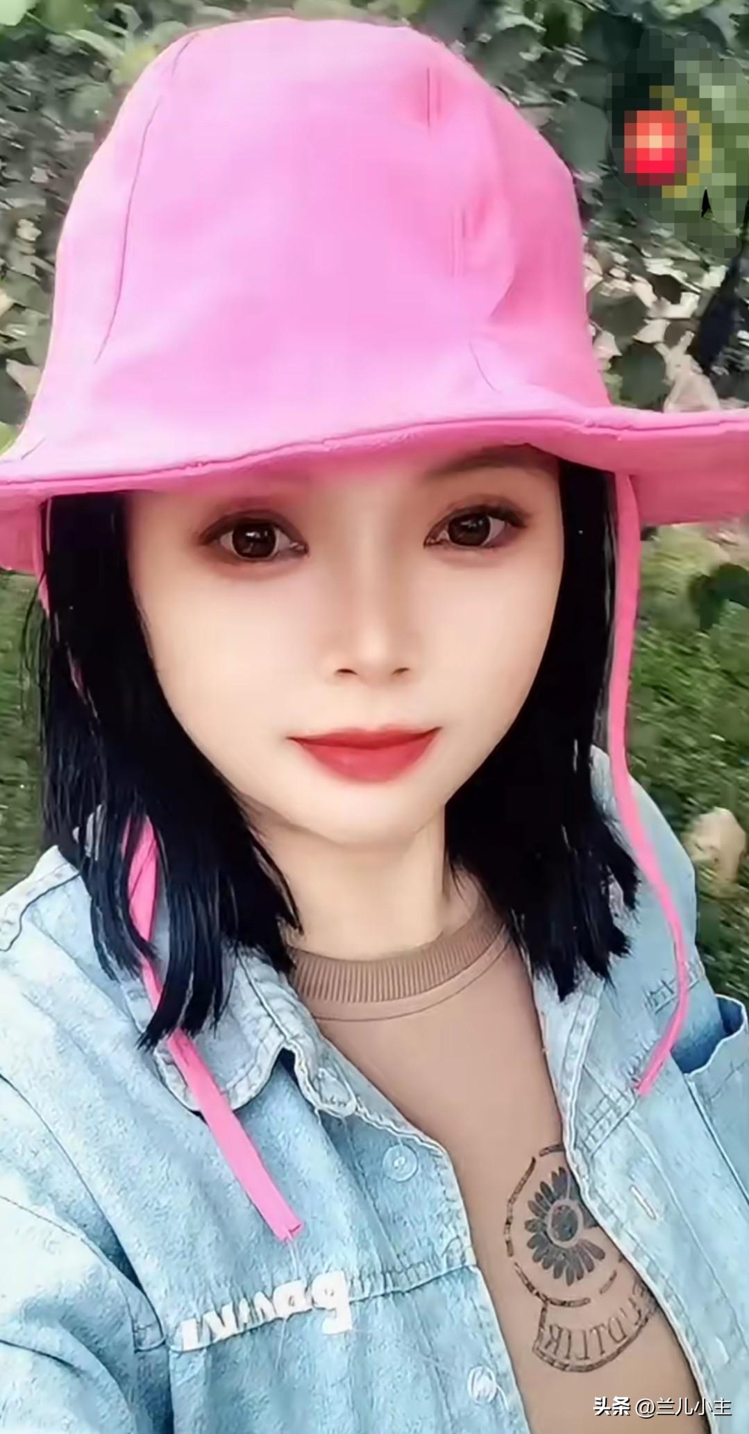 最近还变胖了，婆婆给我做的小帽子我每天不重样的戴，去干活的时候还会拍视频，用我的