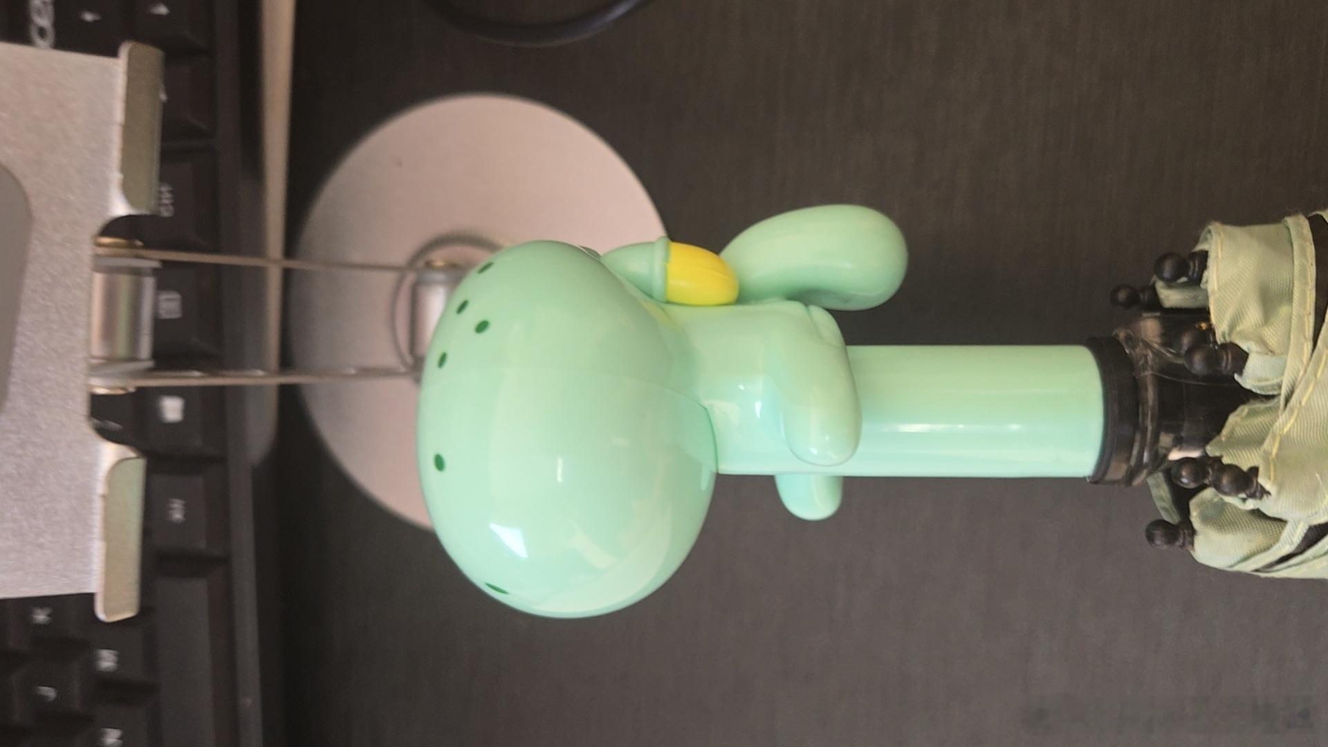 这个章鱼哥的伞用来捶后背好舒服 