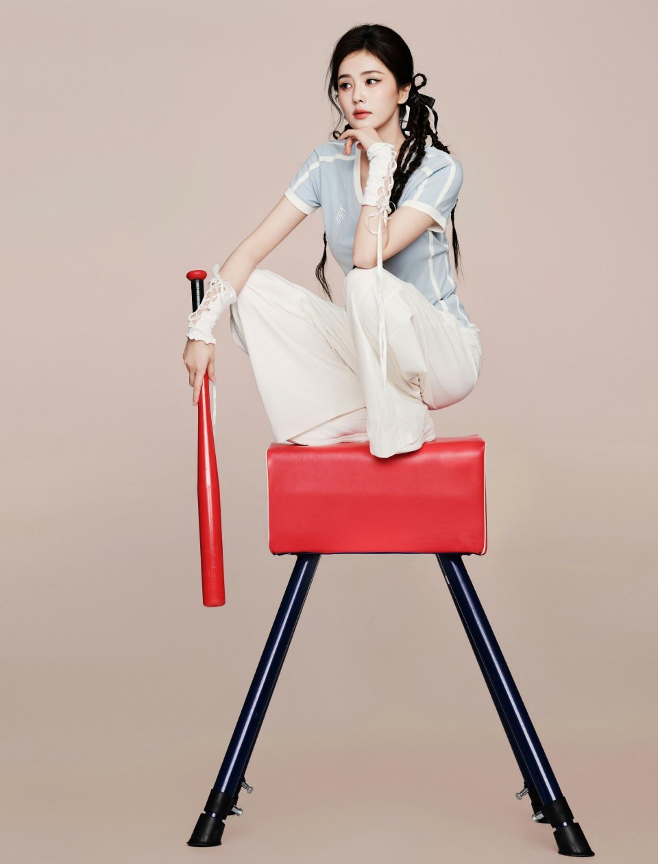 没人觉得白鹿的妆容特别违和吗？比鞠婧祎还要次数多的半永久