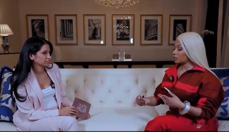 流行歌手尼基·米娜谈为什么支持特朗普:“我站出来支持特朗普，是因为我看到他一次又