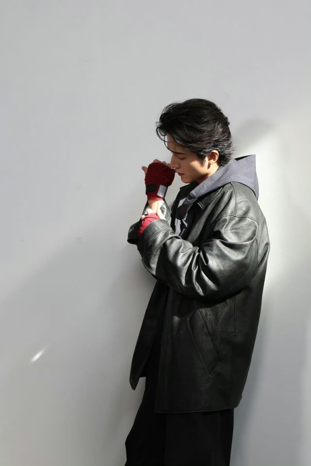 张新成飞驰人生3路演实时健身真的是很曼妙了 练的很不错啊 