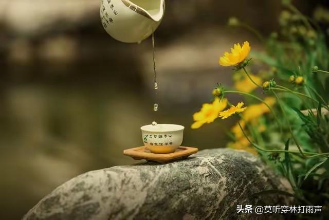 炒股赚钱最重要的是选对方向！

近期很多股民抱怨骂骂咧咧的：说看似牛市指数涨到4