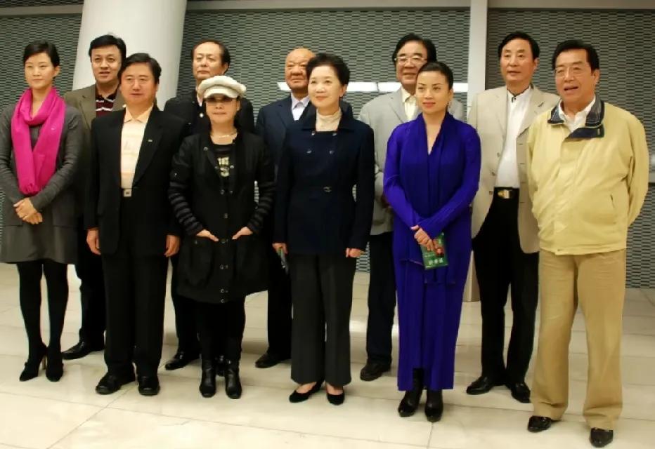 歌唱界的重量级人物一张留影，金铁霖、李双江、张也、李谷一、宋祖英、吕继宏等。这张