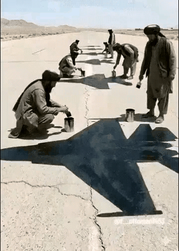 伊朗人的创作思维是真牛，通过在地面上绘画，就能达到以假乱真的效果，一幅画消耗一枚