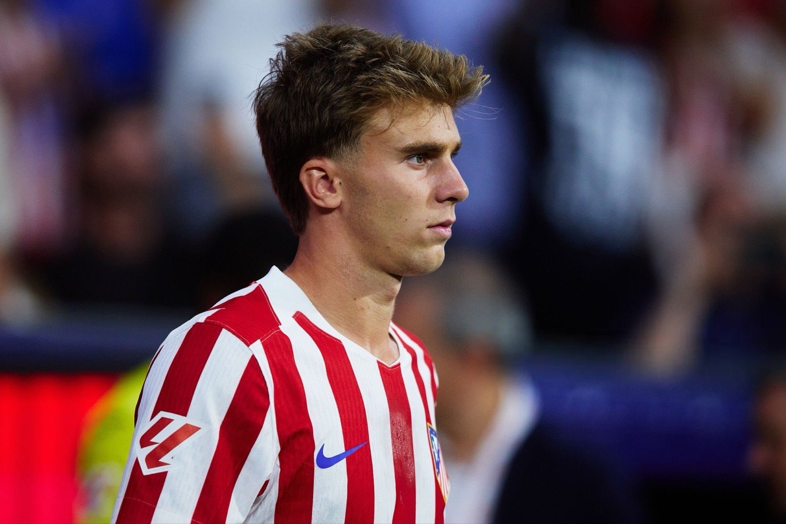 您想与谁做队友或对手一起比赛❓🎙马竞球员巴里奥斯：“梅西，只要他还在踢球。”梅