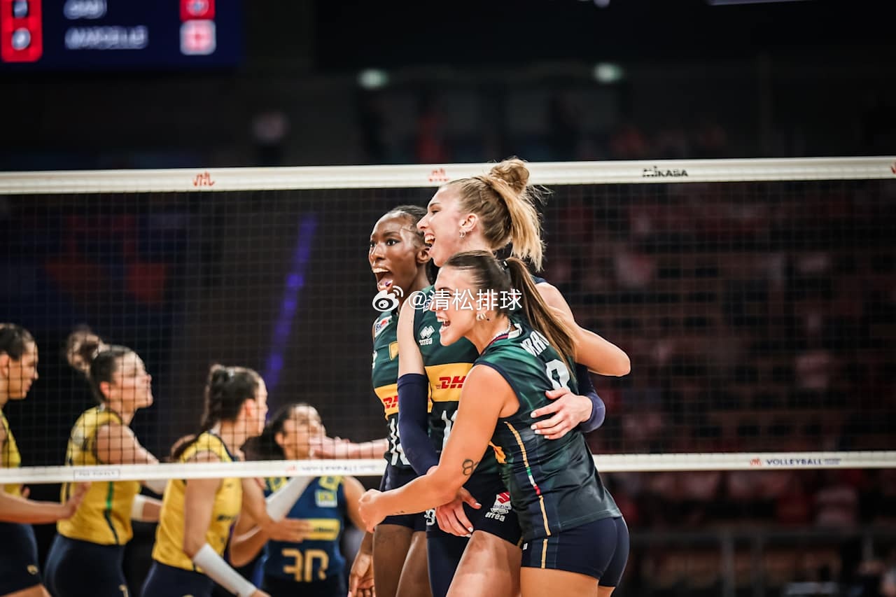 意大利女排2-1巴西女排（22-25 25-18 25-22）埃格努：12分（3