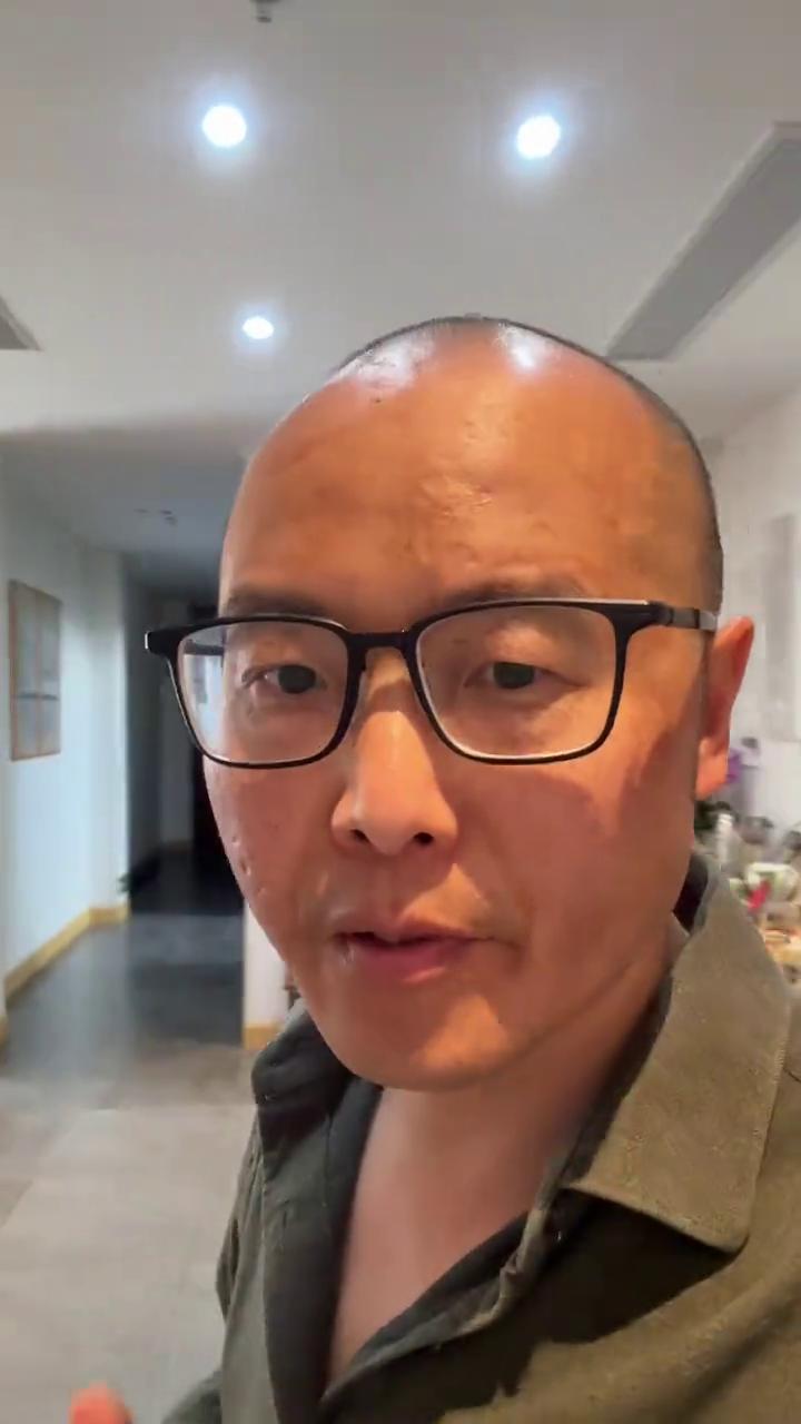 俞浩的铁粉群追觅总部，公里地方旺山建立研究院，欢迎来喝茶聊聊AI科技。
我叫俞浩