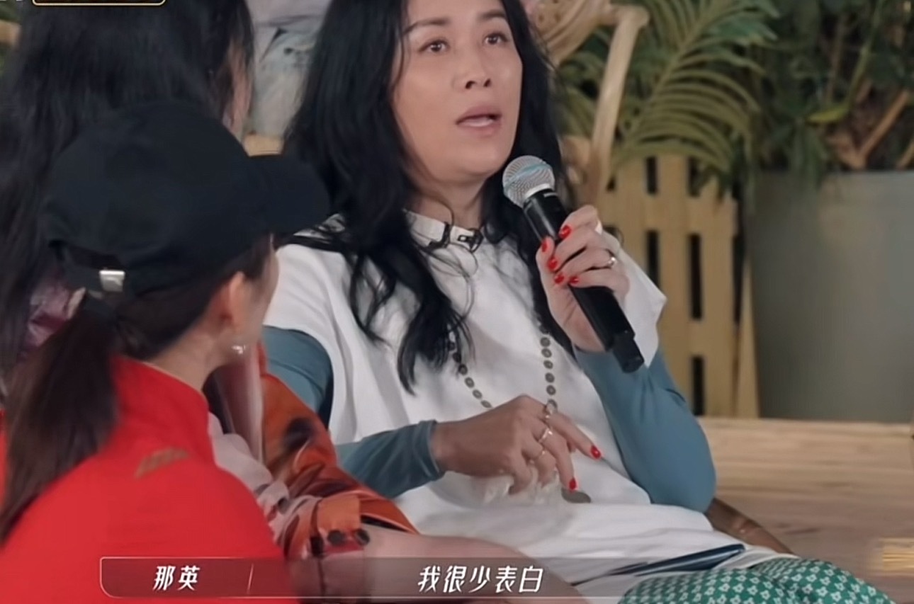 那英曾在多个综艺上表白孟桐那英曾在多个节目中表白丈夫孟桐，还说这个家多亏有你了…