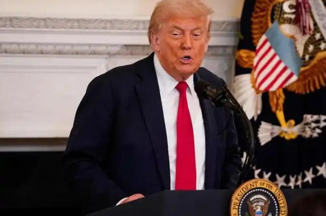 全球财富版图正在经历历史性重构，曾经百年不衰的瑞士财富管理中心地位急速下滑，而中