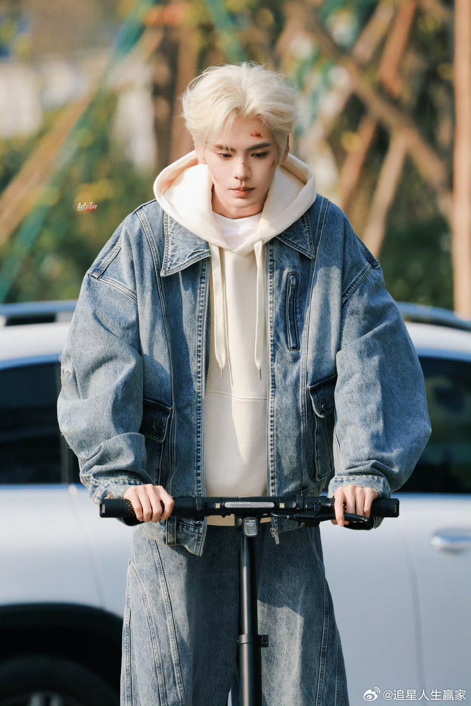 毕雯珺新剧白毛路透 好青春好痞好帅这样的男神我一口一个 