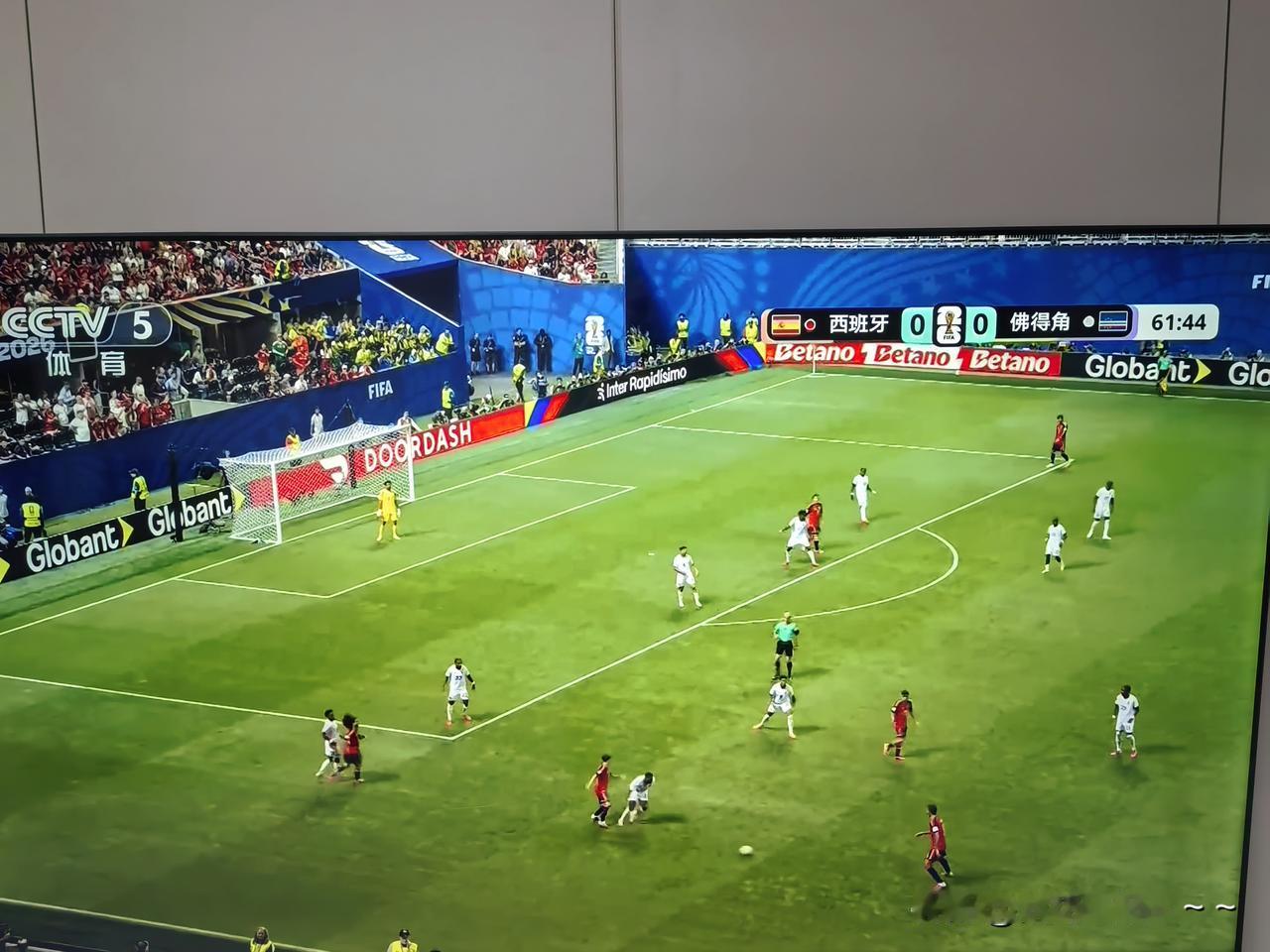 0:0！0:0啊！[流泪]赶紧洗洗睡吧？
都60多分钟了，西班牙还一个球也没进，