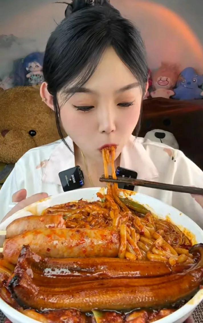 麻辣鲜香满碗香，口齿留香意难藏。#鲜香香# #食香喝辣# #多味香甜可口# #绝