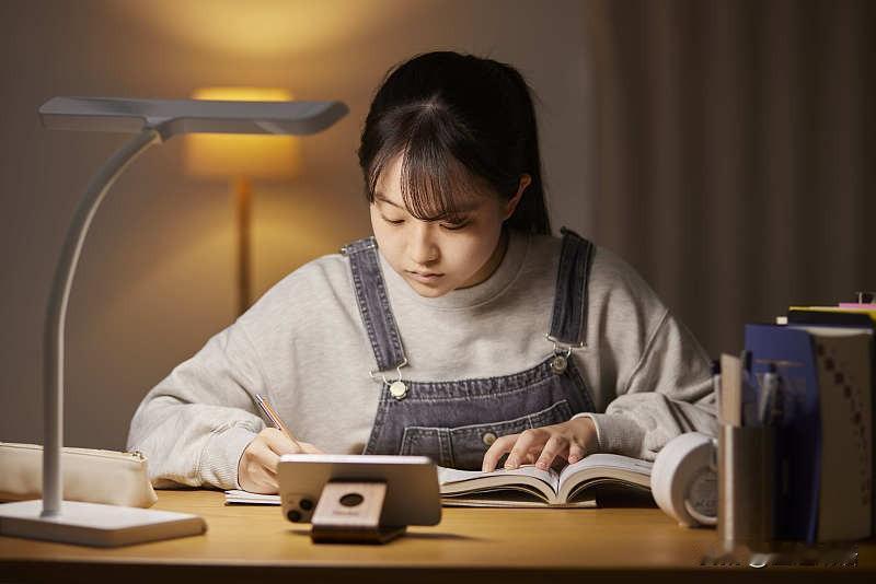 读书是为了拥有选择权，而不是只能困在别人眼里的“体面工作。