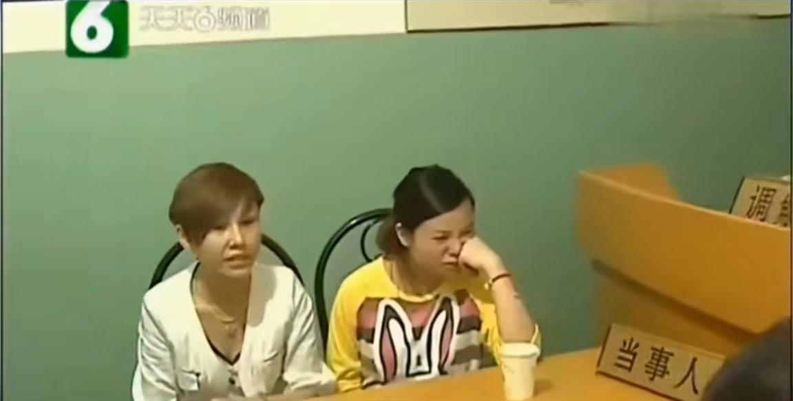 “这孩子，我生定了！”杭州一位挺着八个月孕肚的未婚女子，面对未来婆婆的逼迫，语气