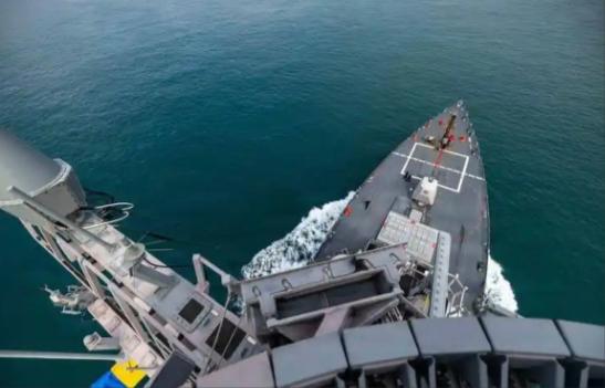 特朗普把我们全骗了！炸高官、轰伊朗、逼谈判，全是铺垫，目的只有一个：把驱逐舰钉进