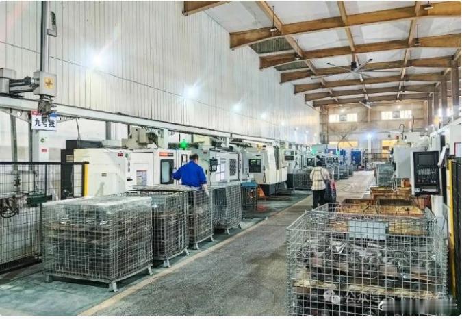 玉环从汽摩配到机器人关节的精密智造跨越  浙江玉环依托四十余年汽摩配制造底蕴，向