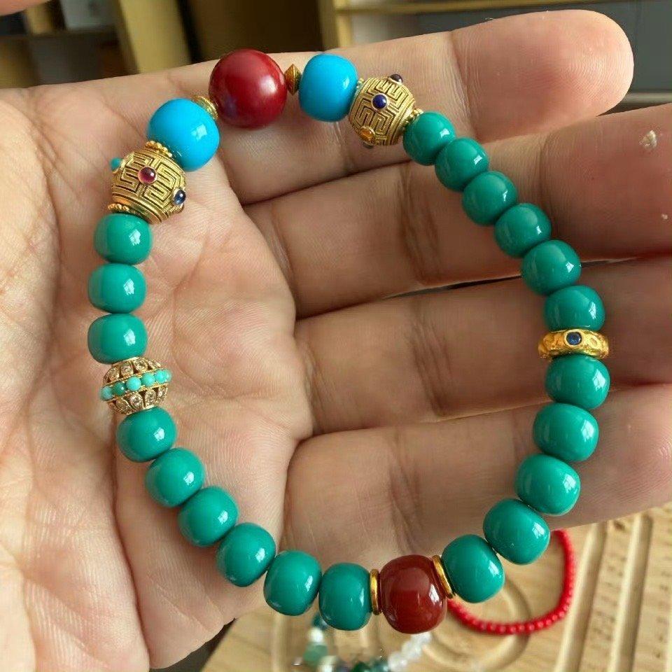 于正分享追赵露思许我耀眼 于正发长文提到了自己在追剧，还是赵露思的《许我耀眼》，