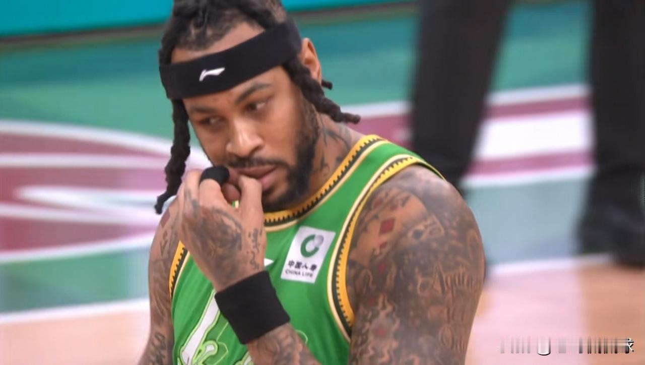 辽宁本钢外援莫兰德究竟是干什么吃的？在今天辽宁本钢主场迎战上海久事的比赛中，目前