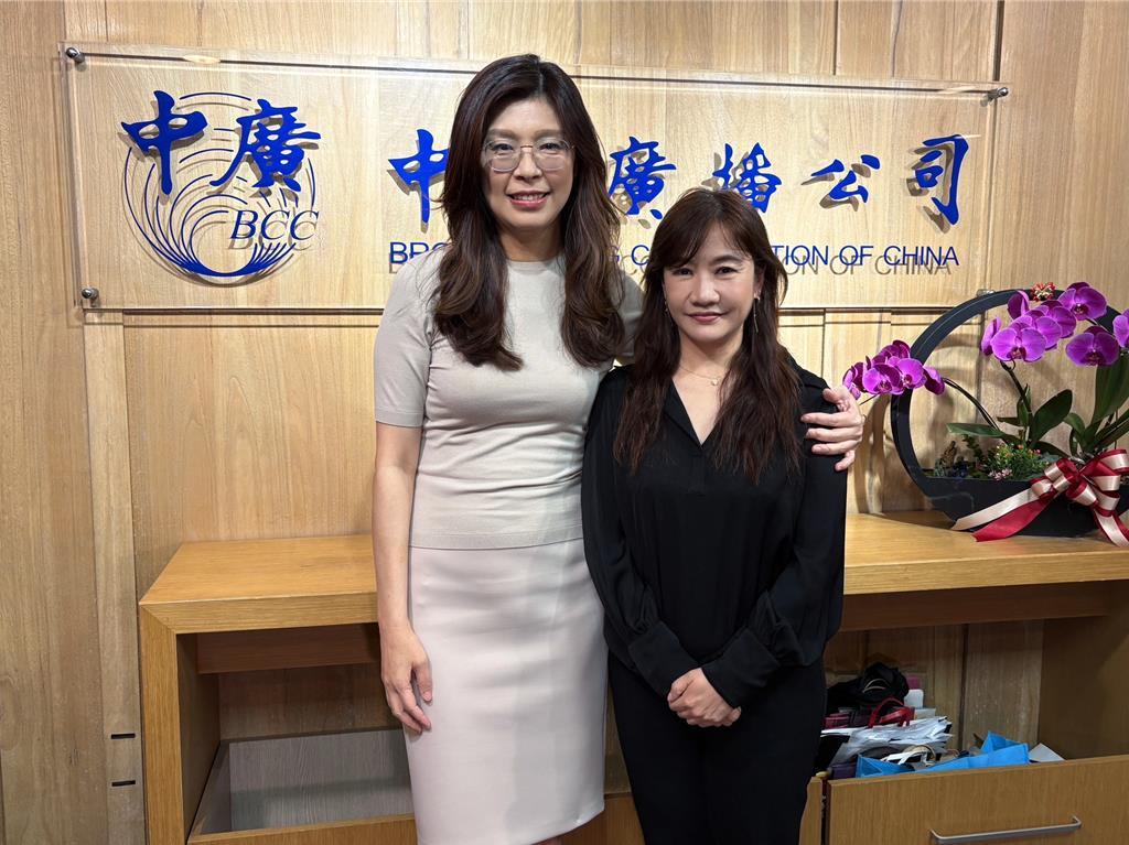 批徐巧芯8千亿军购版本 郑丽文：多出来几千亿要给谁？
国民党内部对于防务特别条例