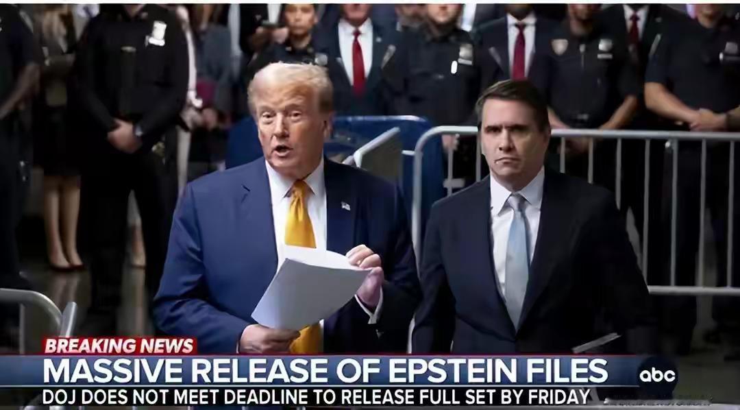 美国彻底乱套！各方互撕+国际打脸，三重闹剧藏不住深层危机
 
美国最近真是闹剧扎