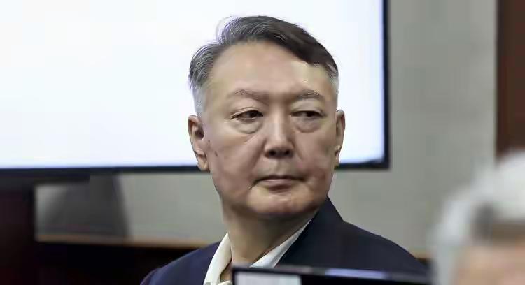 尹锡悦尝尽人心险恶，包括金建希在内的身边人，都想把他逼上绝路