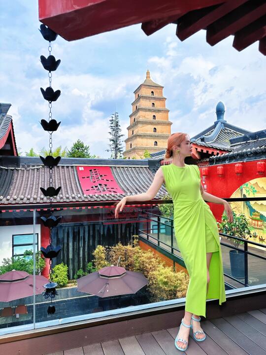在西安：推开窗，撞见千年大雁塔！