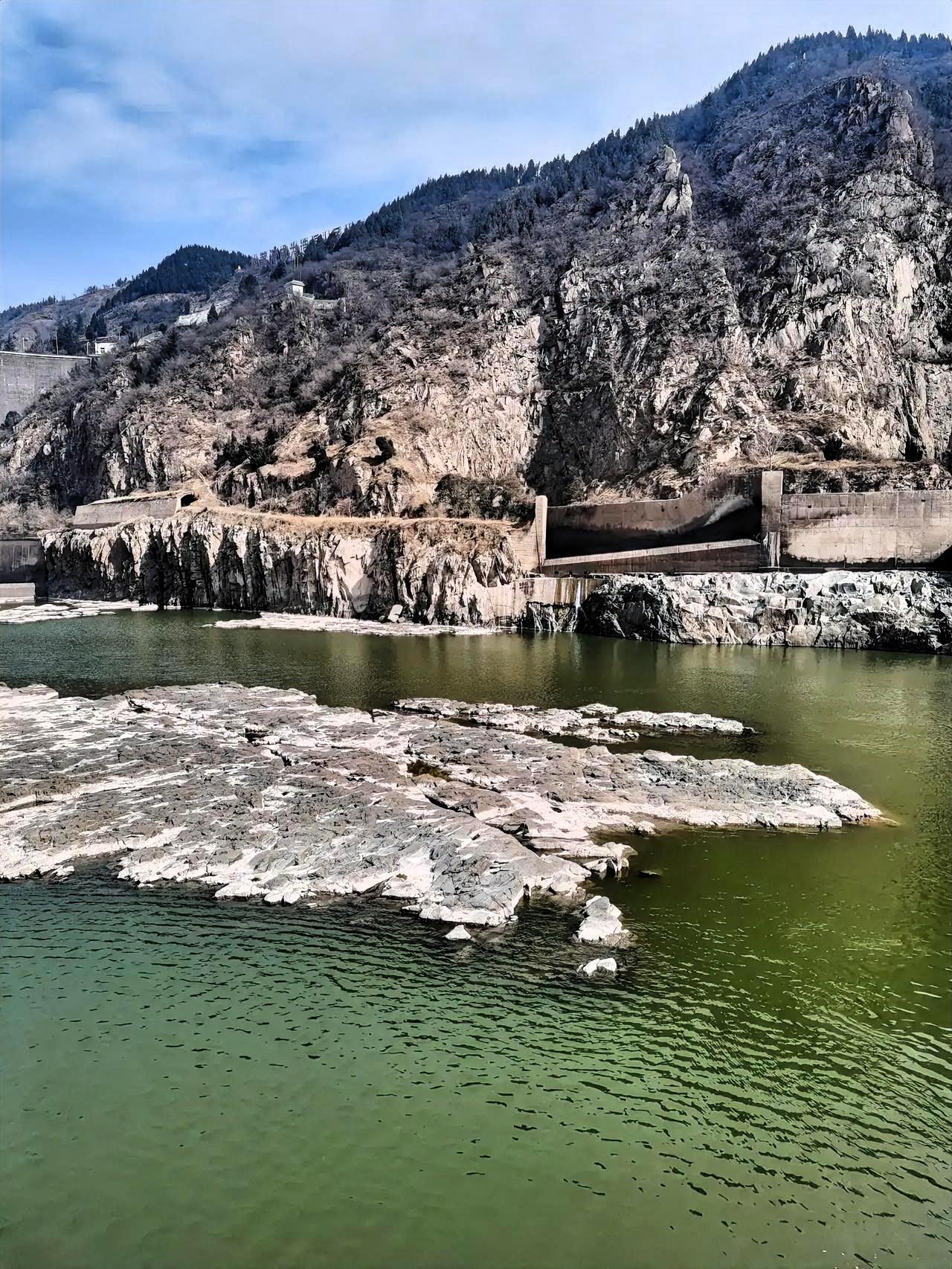 新华社刚刚发布消息，不知道会让多少人彻夜难眠！
辽宁大石桥的重大经济犯罪嫌疑人张