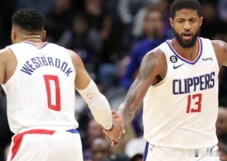 北京时间4月10日10:00，NBA常规赛快船队客场挑战太阳队！


伦纳德近期