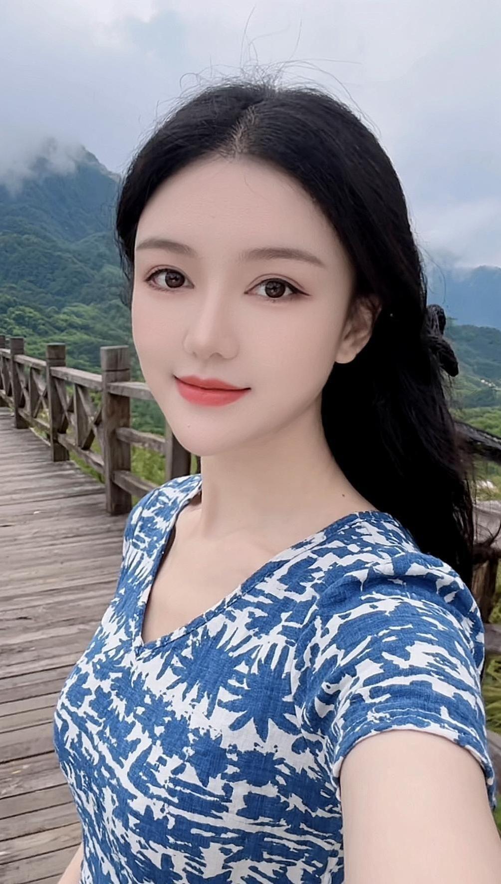 AI木栈微笑自拍