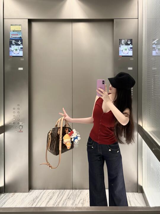 简单上课穿搭