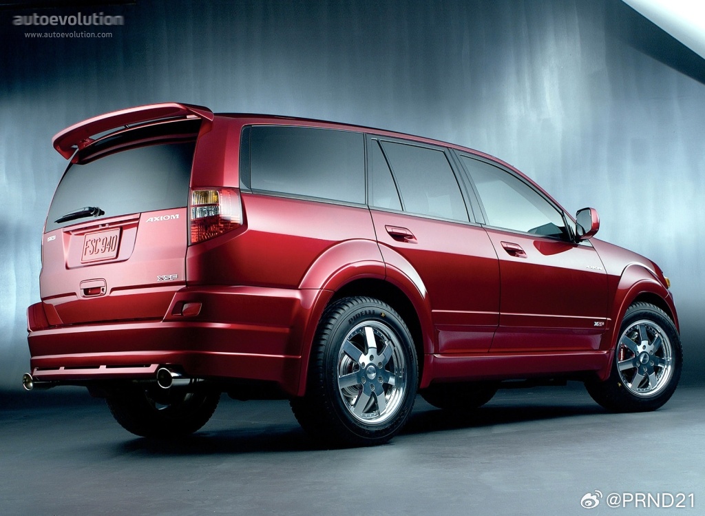 有点脏、灯有些老化，但总体仍然挺规整的早期型长城哈弗！不容易啊，感觉这车在路上没