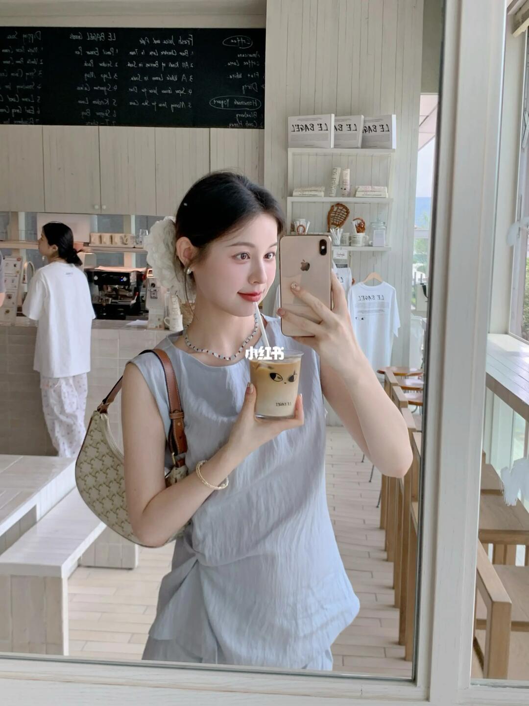 朋友眼里的我很漂亮🐋