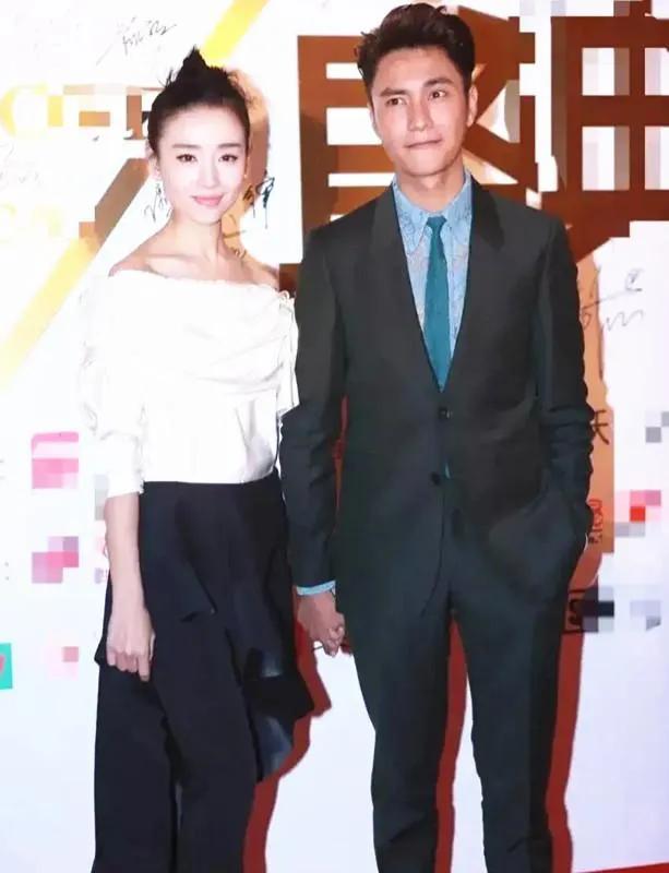 “金燕西”和“冷清秋”在现实生活中也是一对好朋友。
“白月光”董洁遭人唾弃时，唯