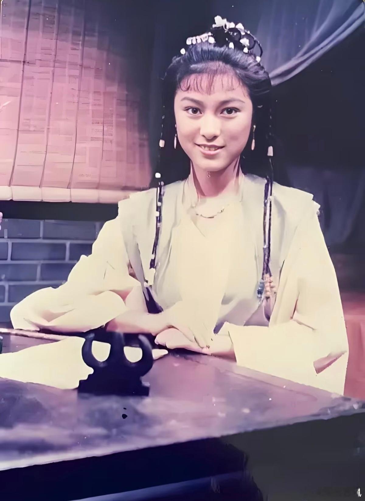 港剧美魔女米雪：少女的娇俏侠女的英气！ 