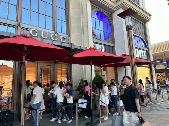 Gucci集团CEO对华道歉：利润下降太厉害了，今后不再把中国市场当垃圾桶！
