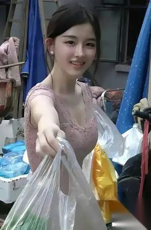 147亿被冻！

他只剩10万？

别急，故事才刚开始。梅州少年张学政，当年揣着