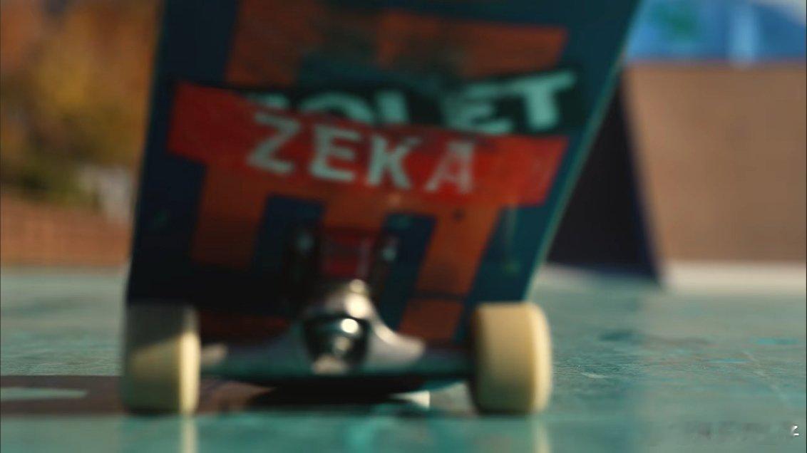 HLE用滑板宣布Zeka续约行，挺能整景